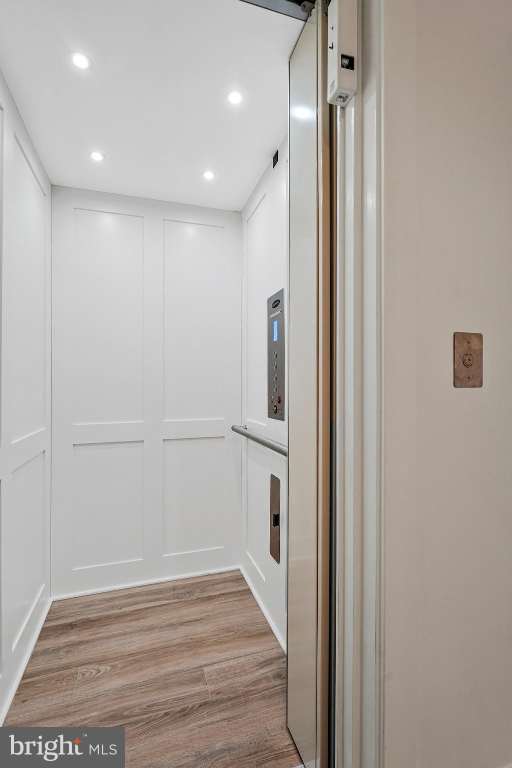 3548 SUTTON HEIGHTS CIRCLE