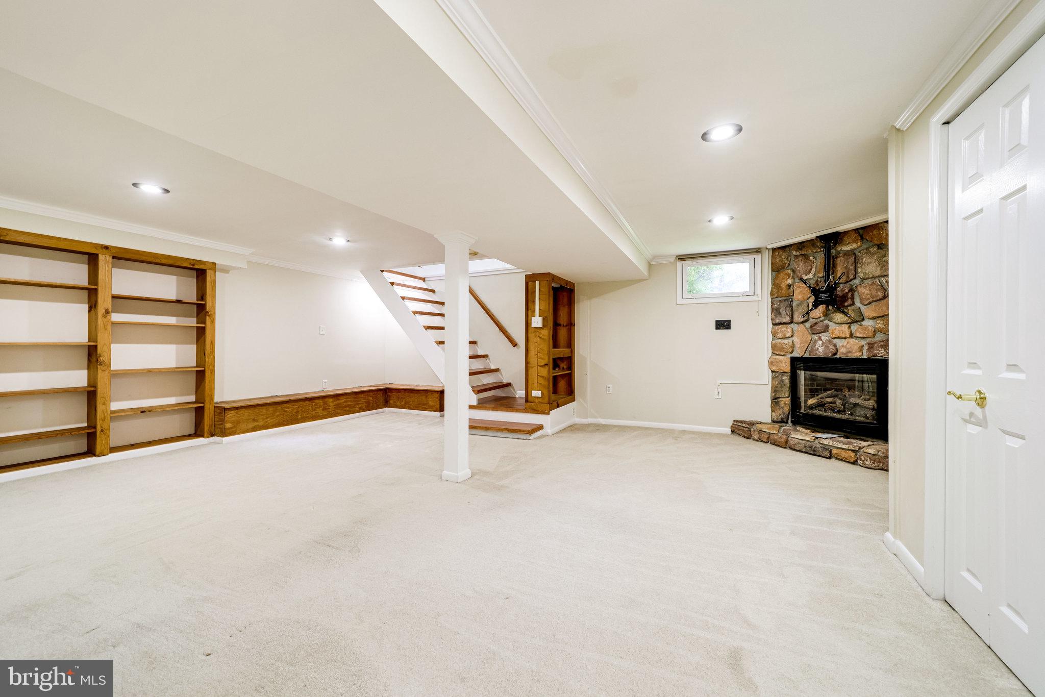 4038 MAPLE STREET
