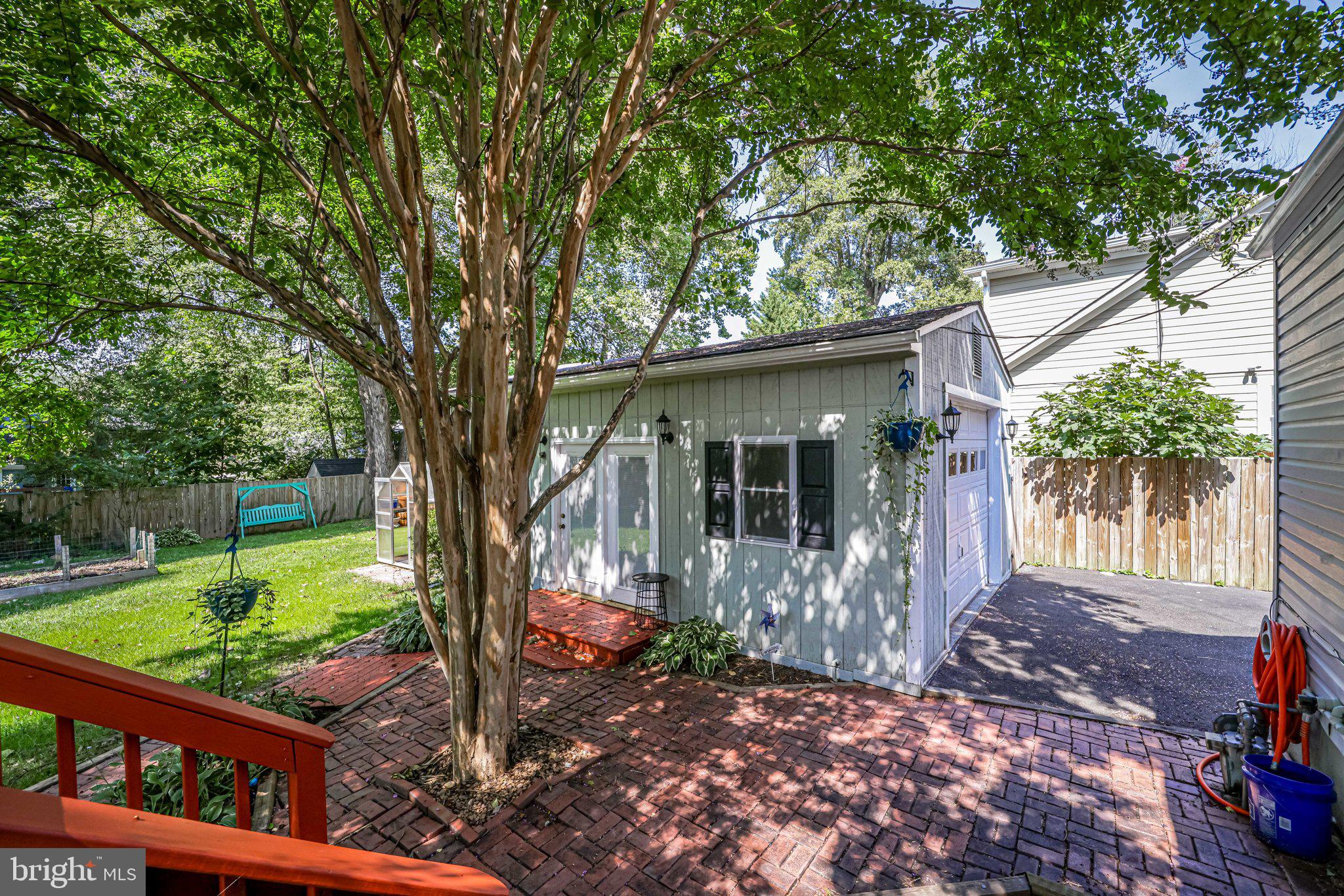 4038 MAPLE STREET