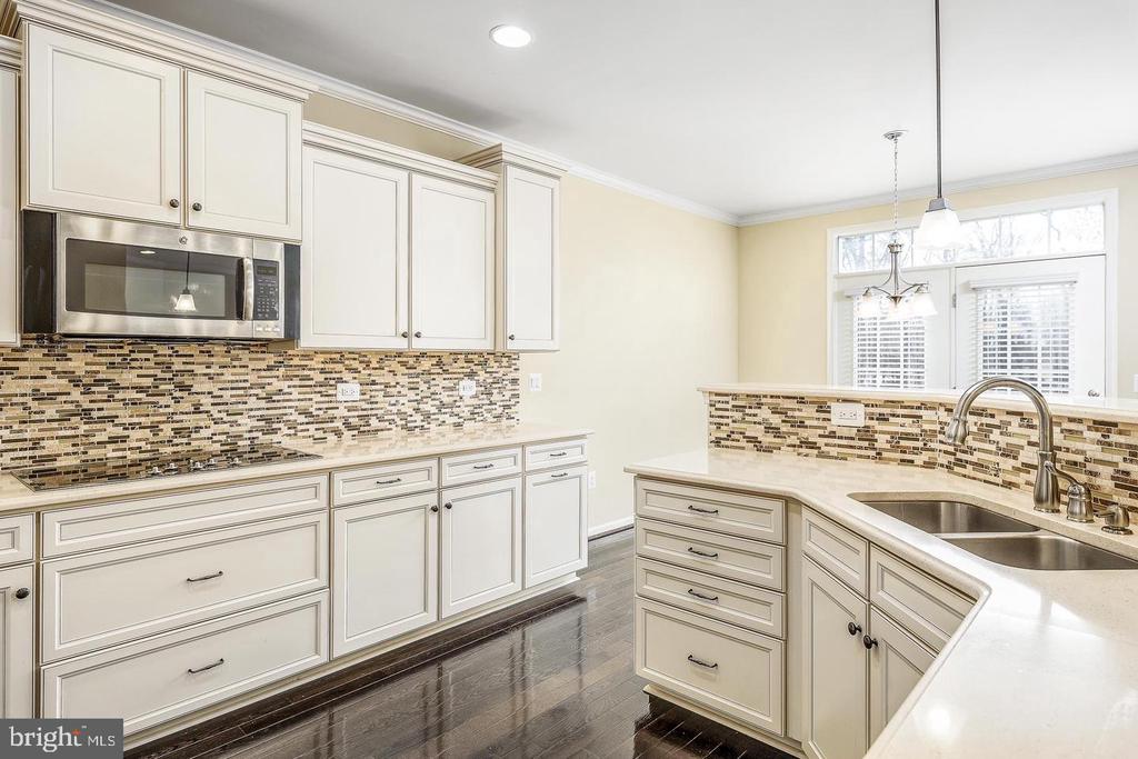 10625 LEGACY LANE