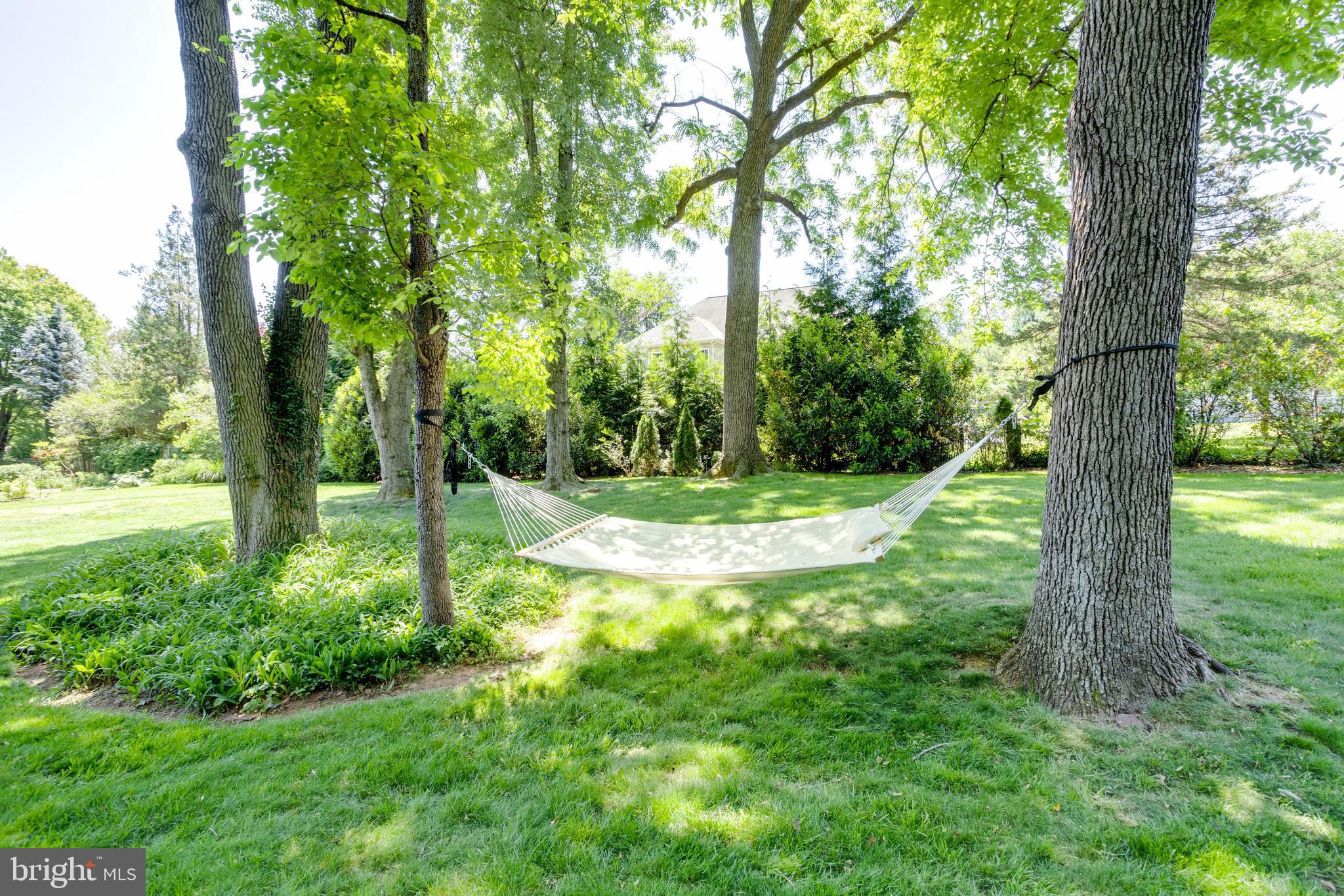 10501 OAK PLACE COURT