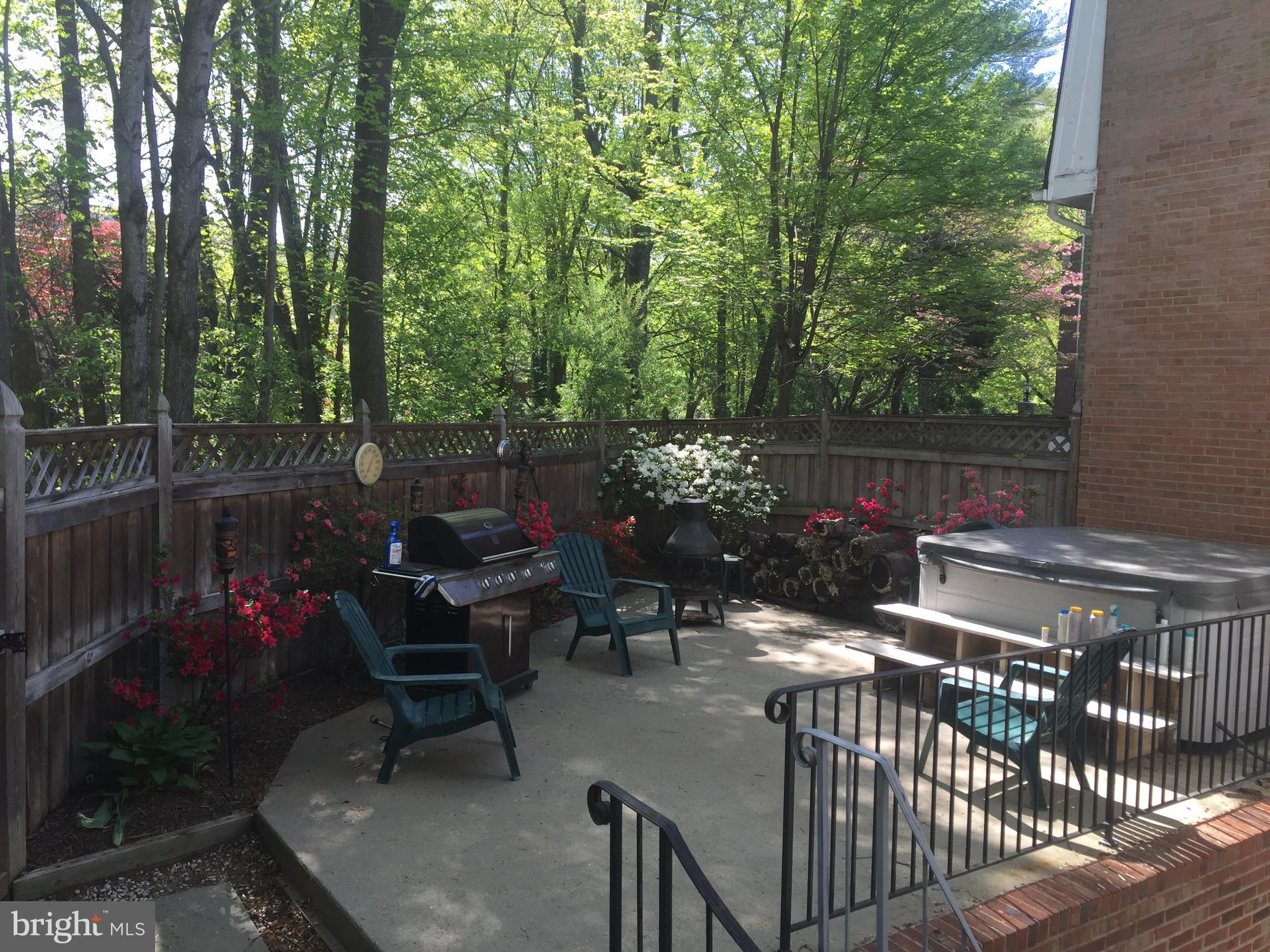 3225 DUNSTER COURT