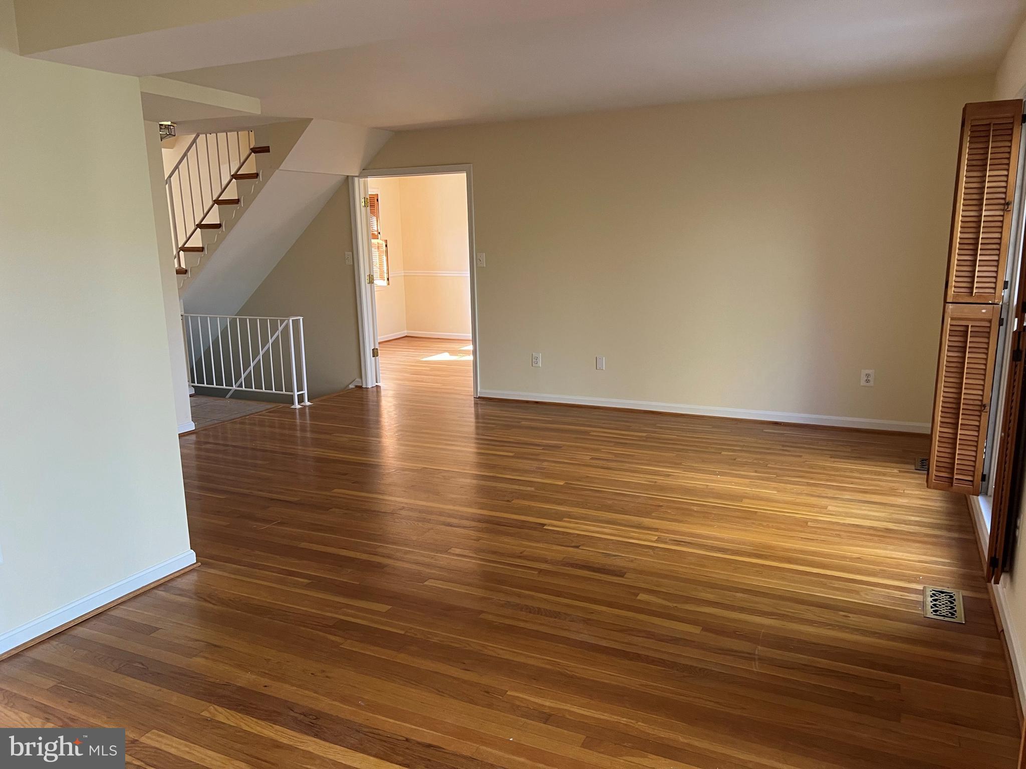 3225 DUNSTER COURT