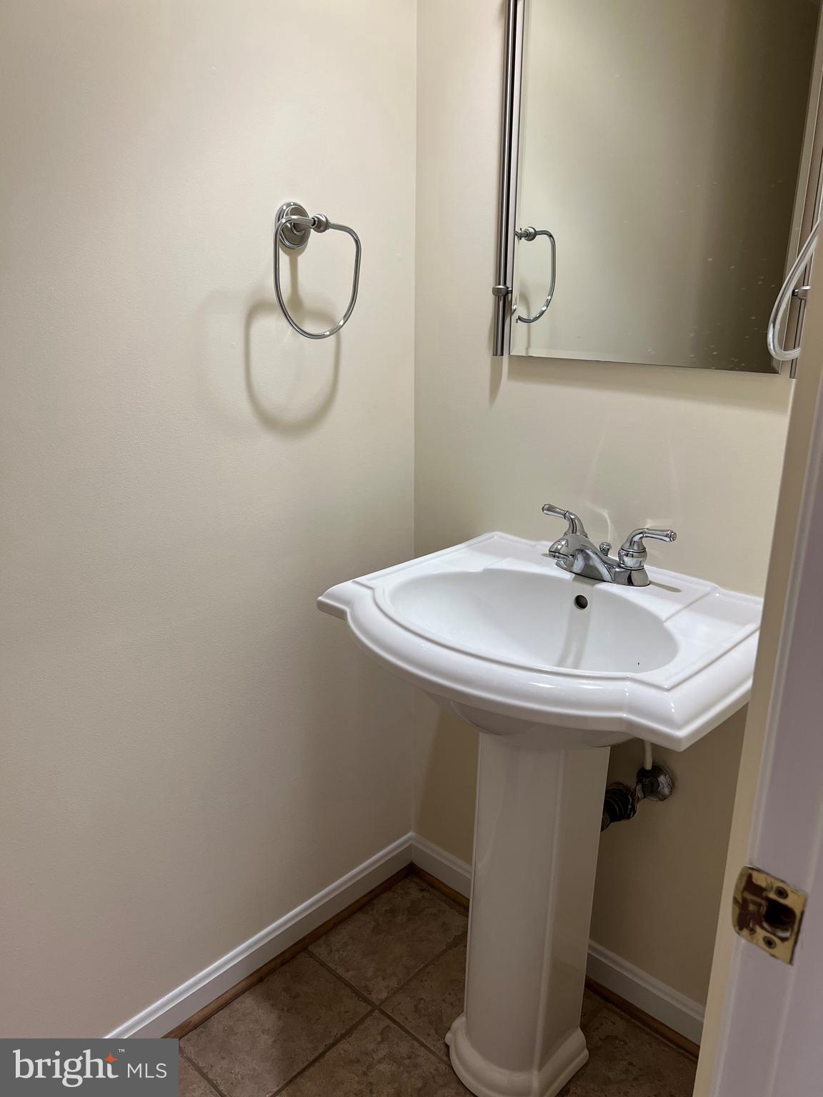 3225 DUNSTER COURT