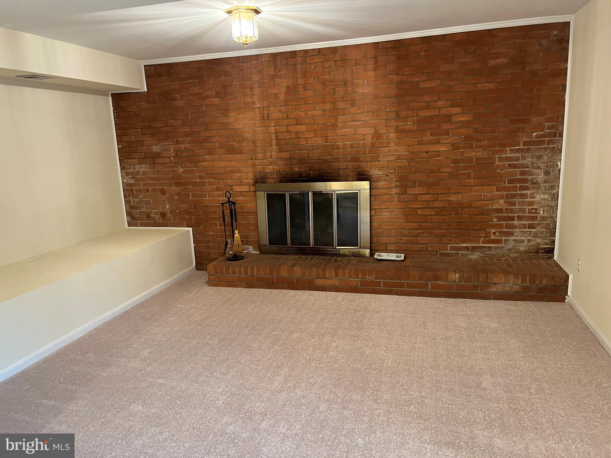 3225 DUNSTER COURT