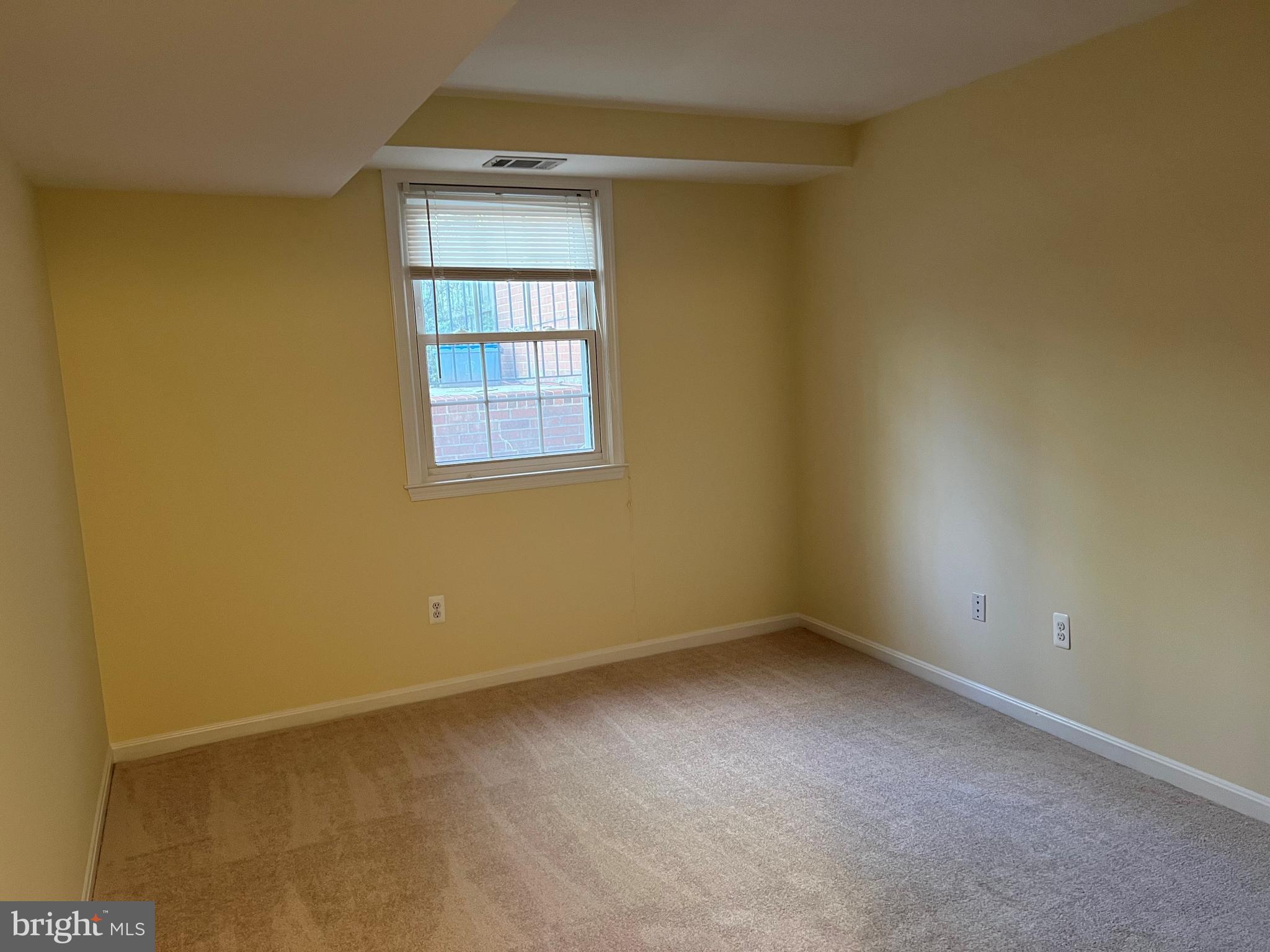 3225 DUNSTER COURT