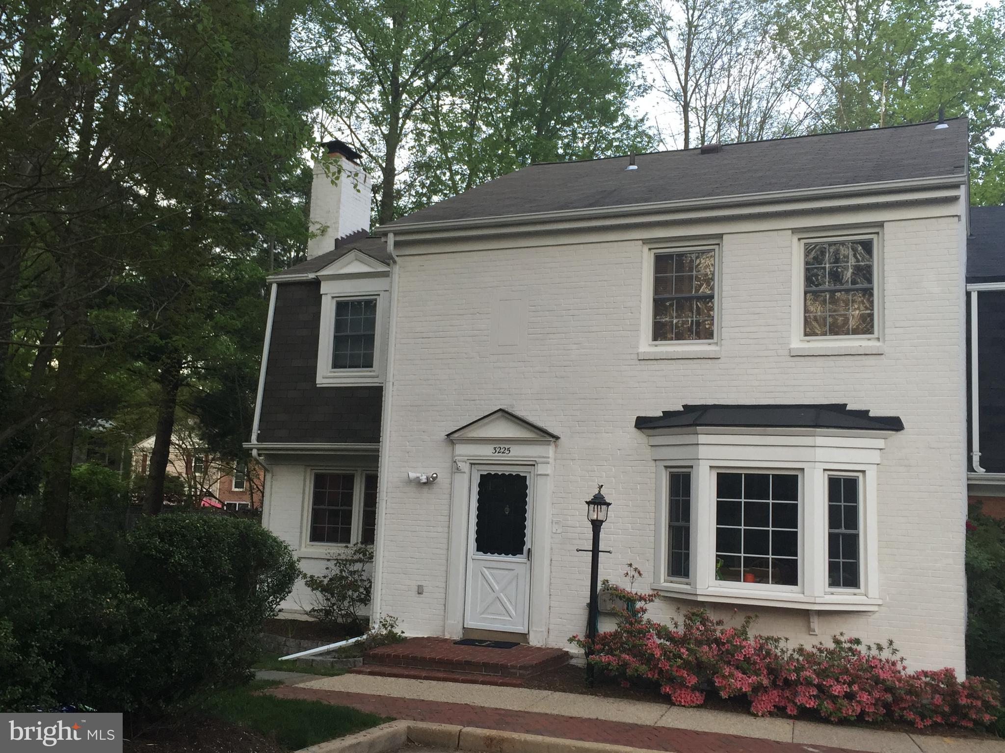 3225 DUNSTER COURT
