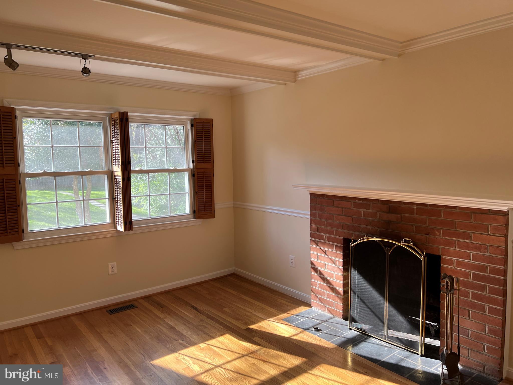 3225 DUNSTER COURT