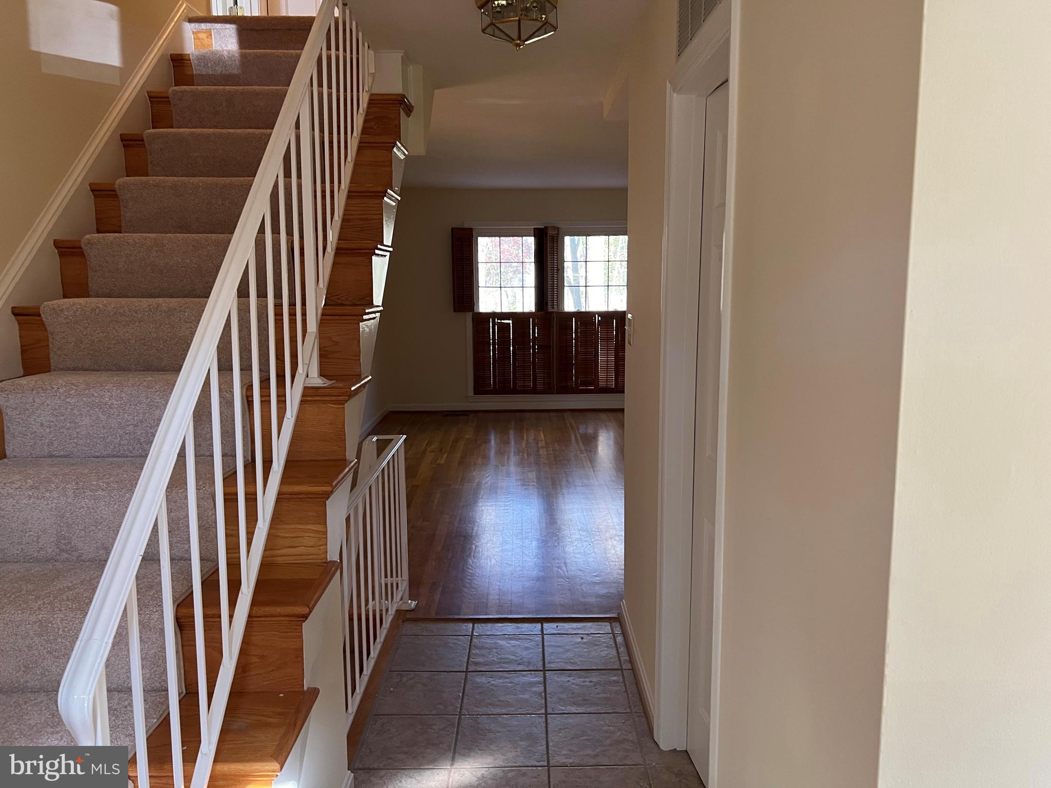 3225 DUNSTER COURT