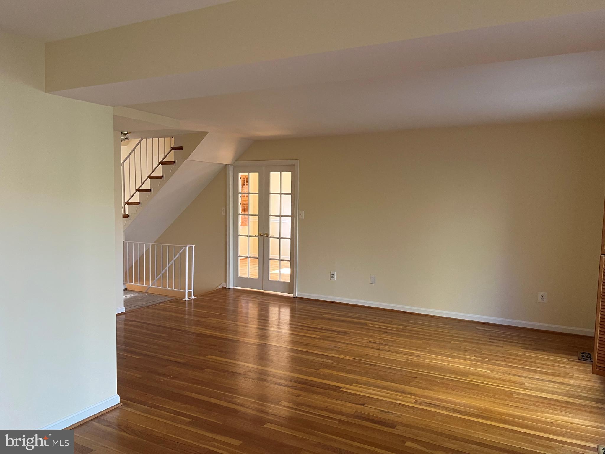 3225 DUNSTER COURT