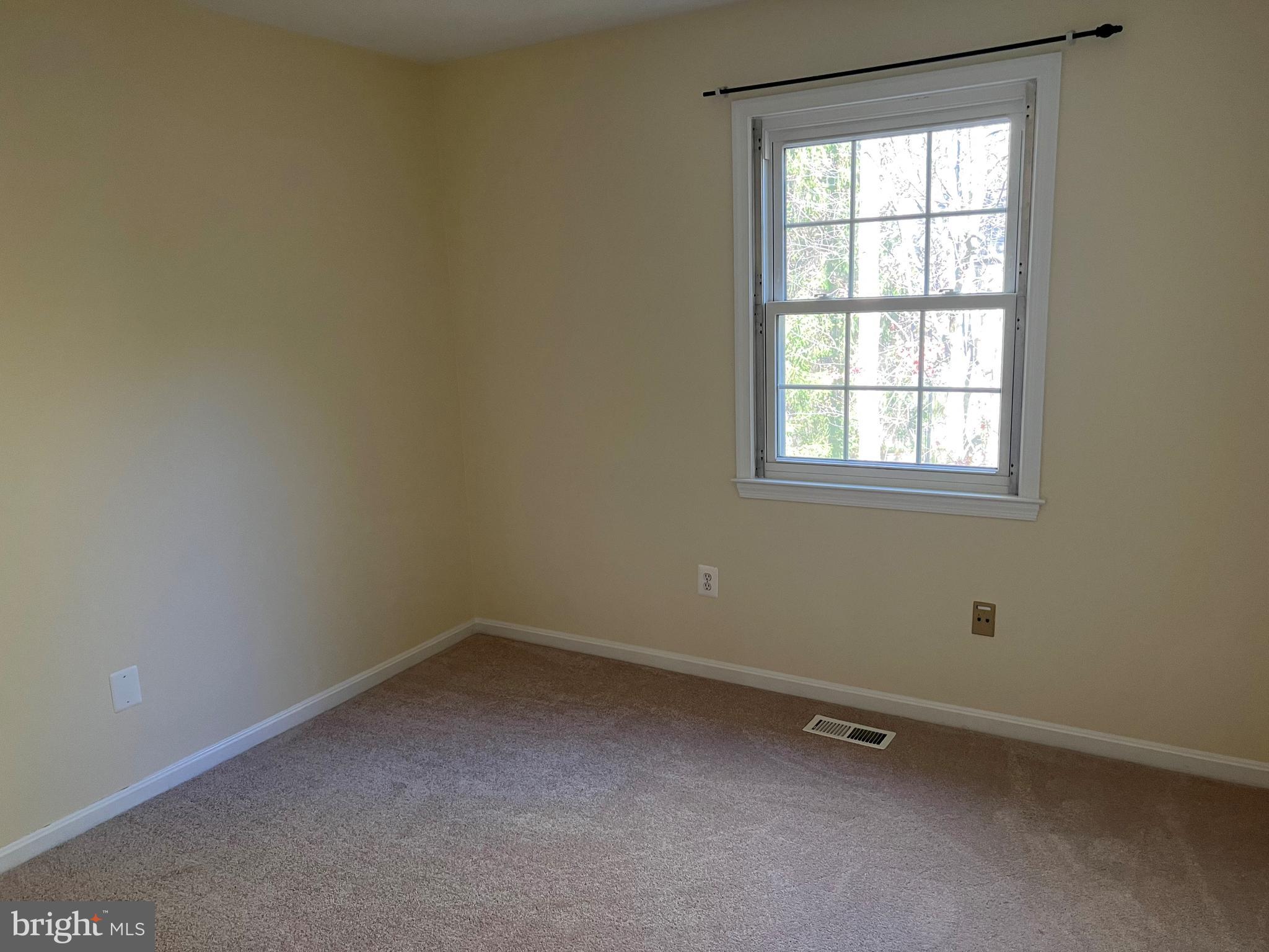 3225 DUNSTER COURT