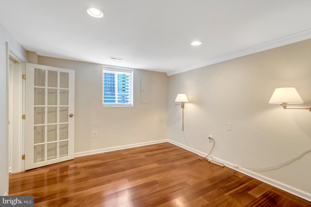 4029 WOODLAND DRIVE