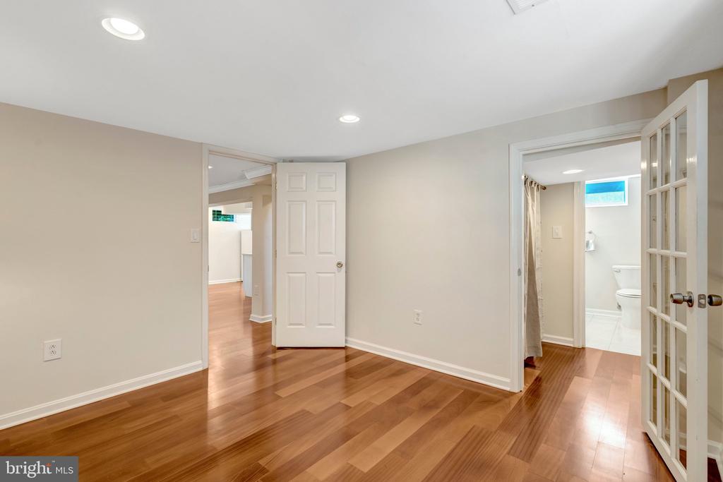 4029 WOODLAND DRIVE