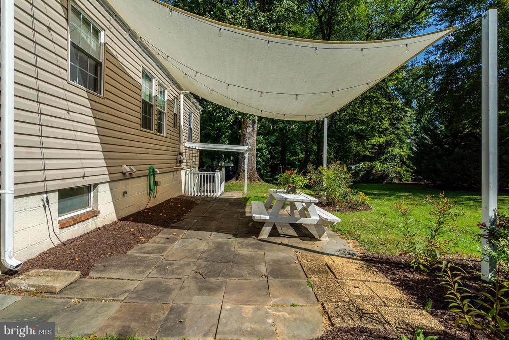 4029 WOODLAND DRIVE