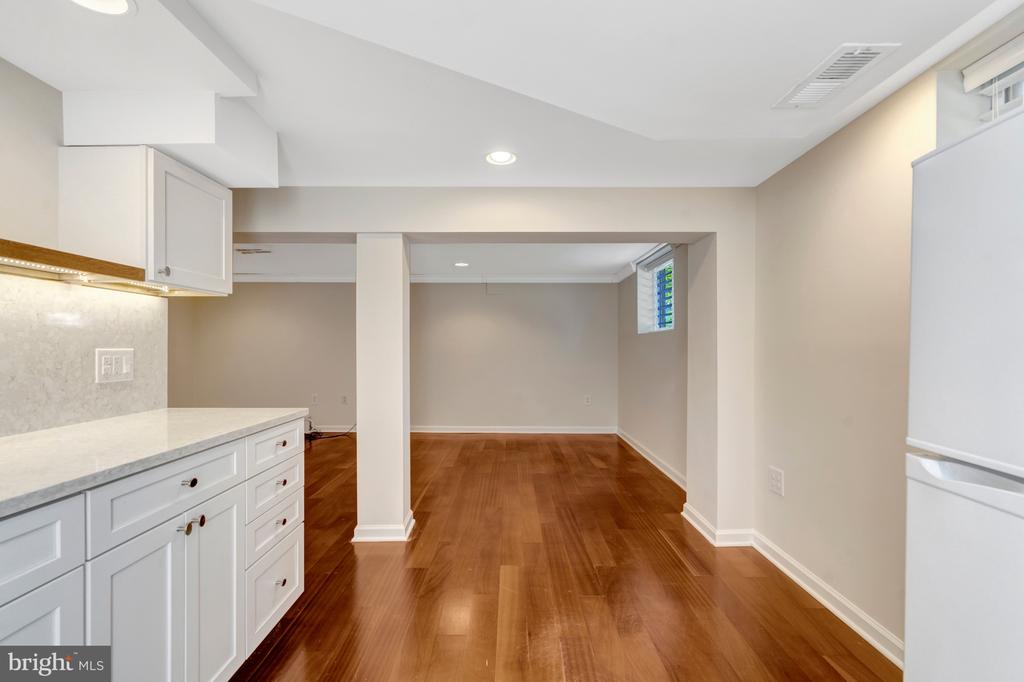 4029 WOODLAND DRIVE