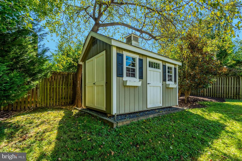 4029 WOODLAND DRIVE
