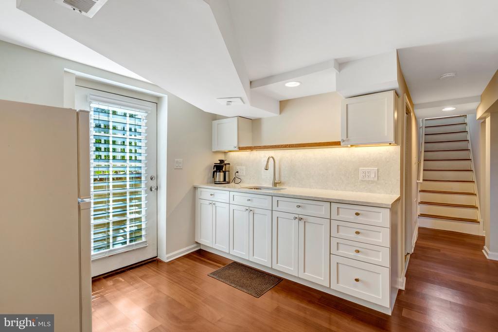 4029 WOODLAND DRIVE
