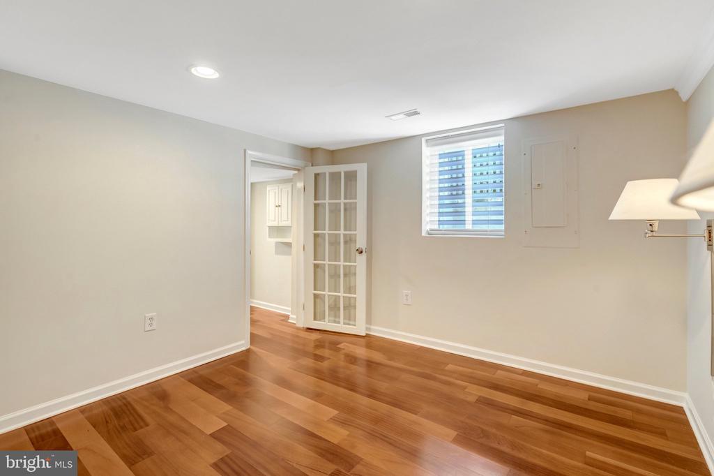 4029 WOODLAND DRIVE