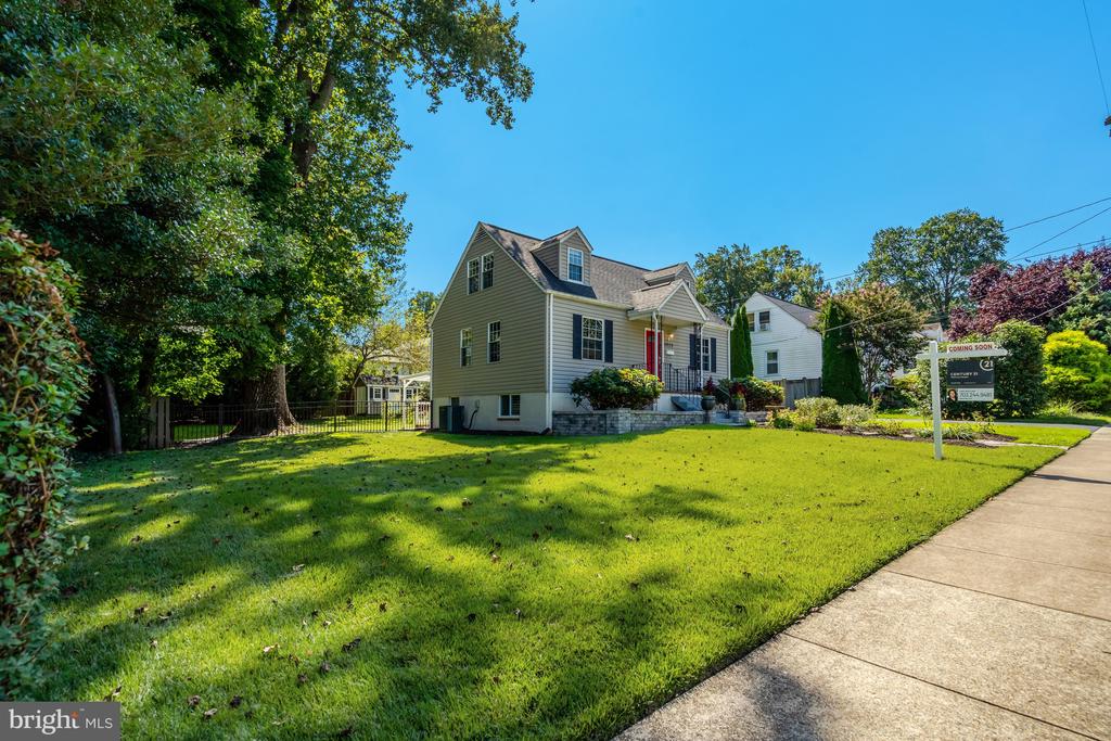 4029 WOODLAND DRIVE