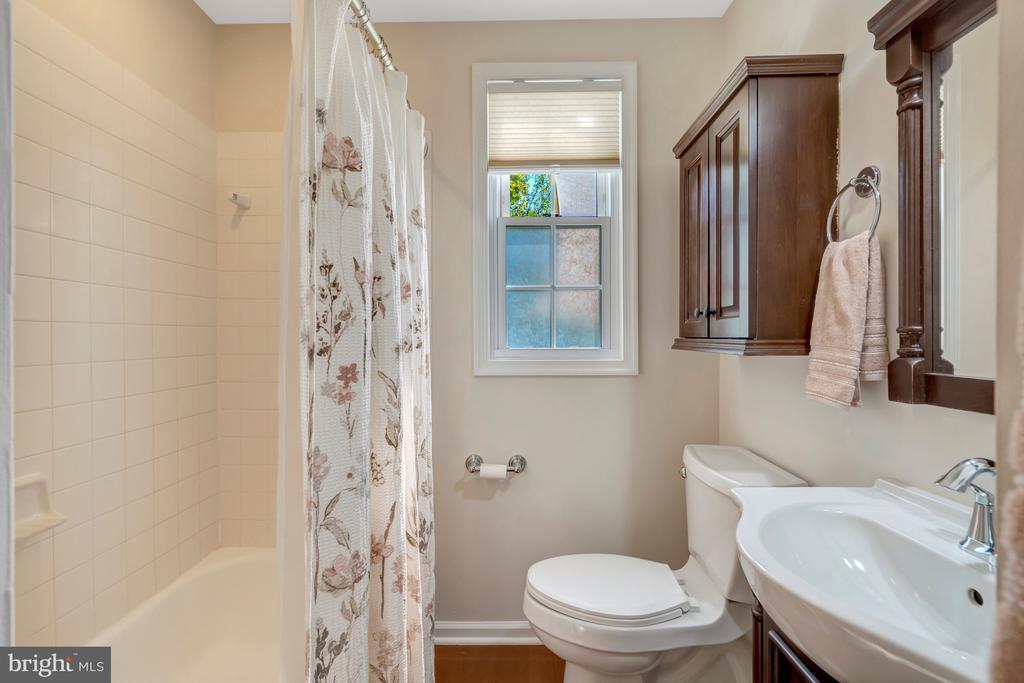 4029 WOODLAND DRIVE