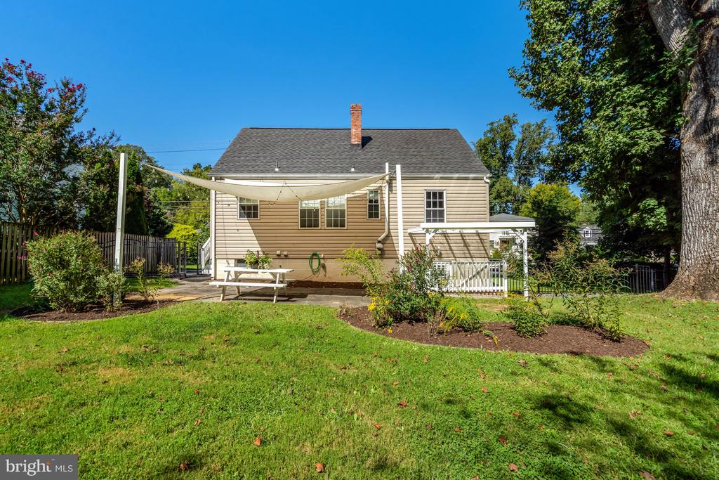 4029 WOODLAND DRIVE