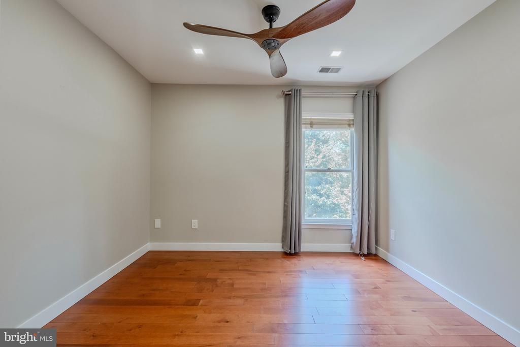 10449 BRECKINRIDGE LANE