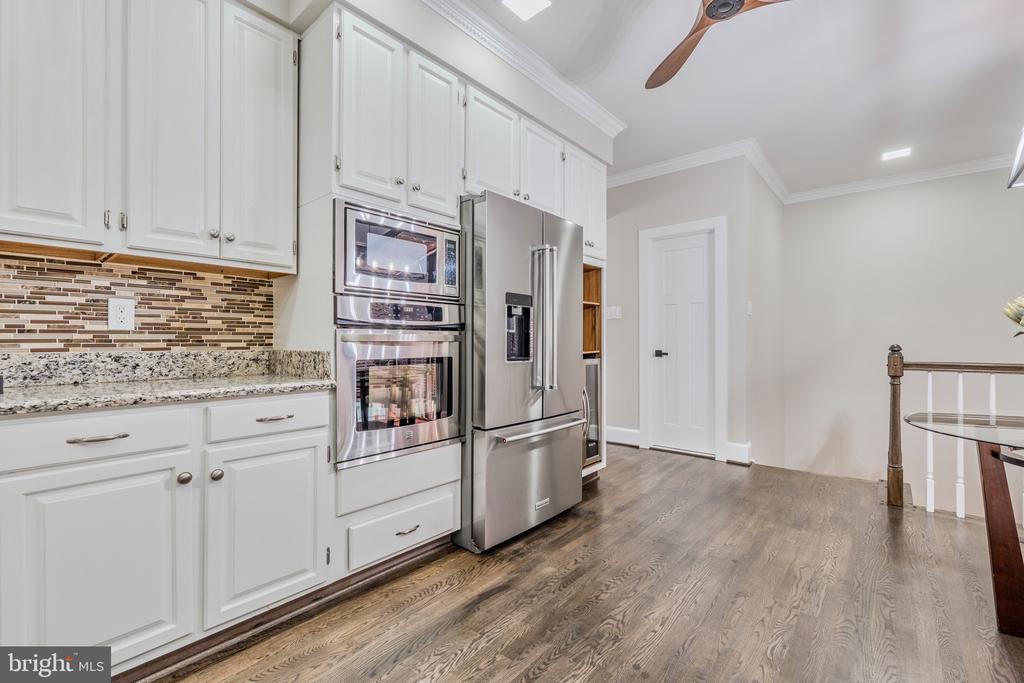 10449 BRECKINRIDGE LANE