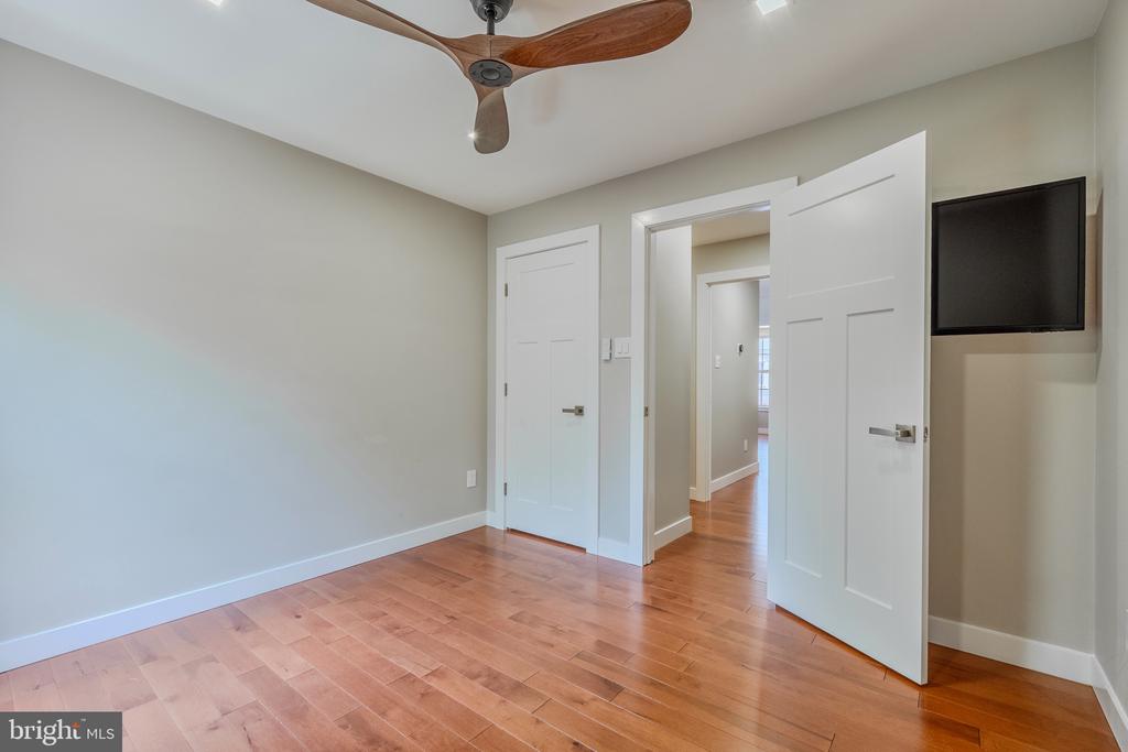 10449 BRECKINRIDGE LANE