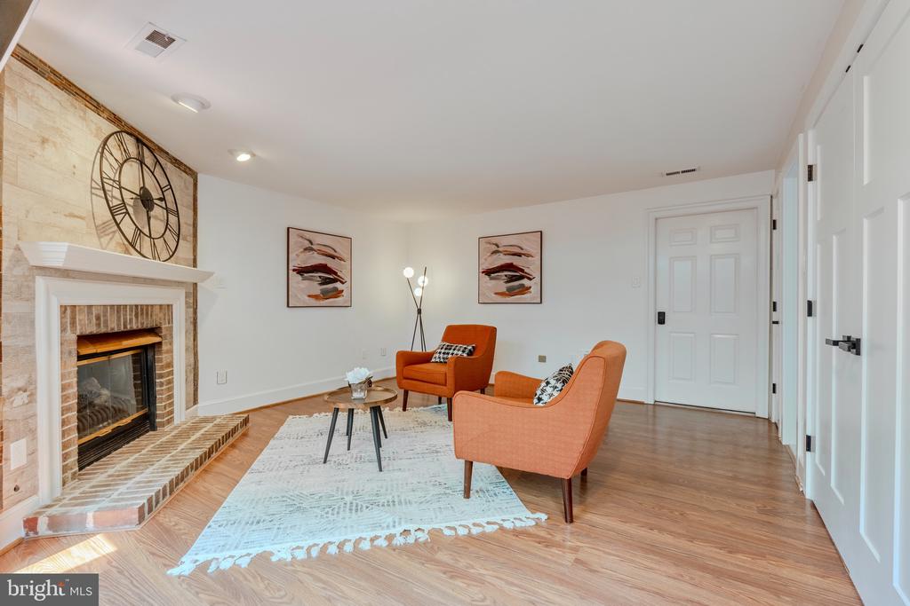 10449 BRECKINRIDGE LANE