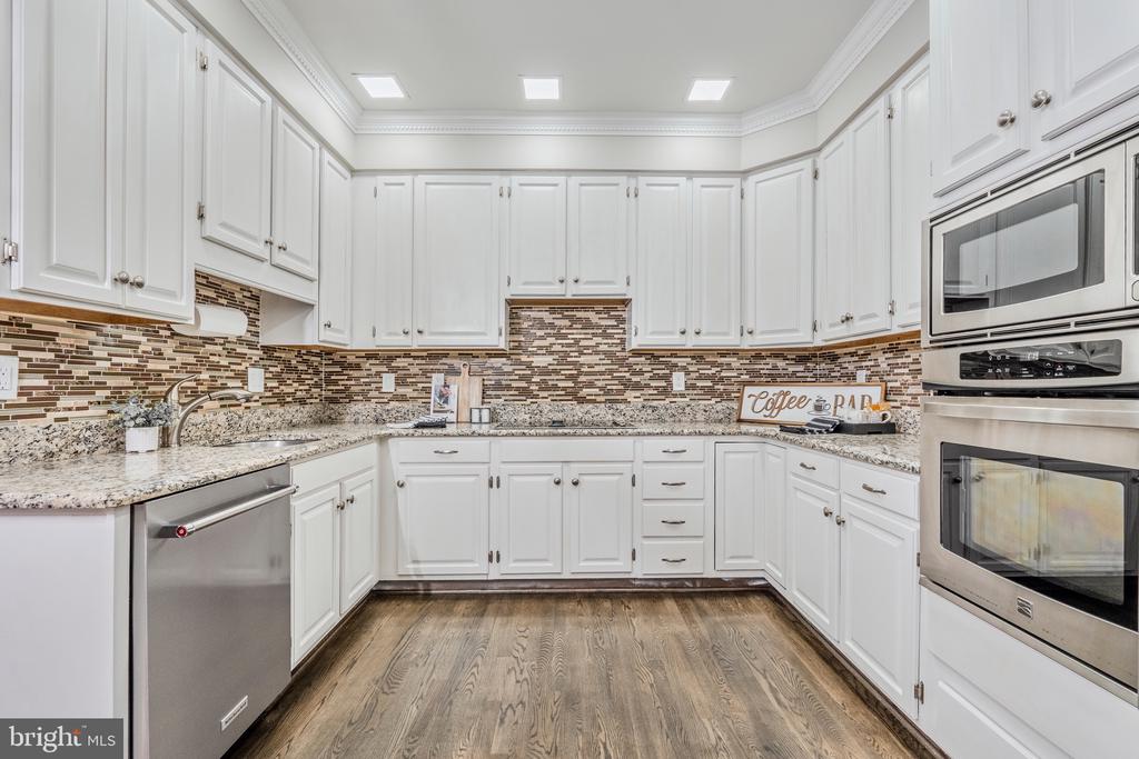 10449 BRECKINRIDGE LANE