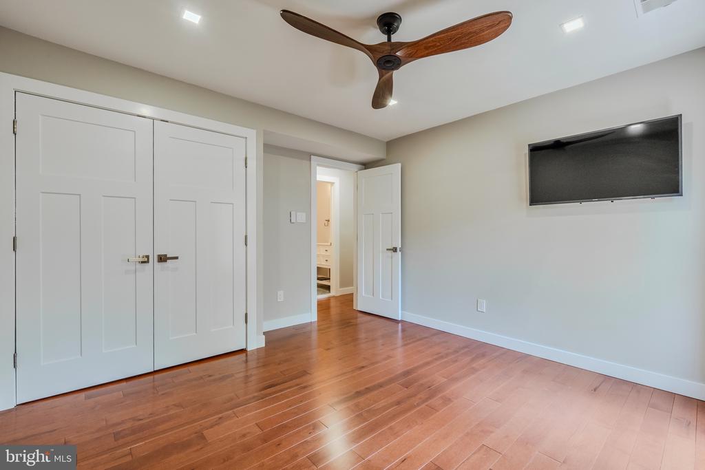 10449 BRECKINRIDGE LANE