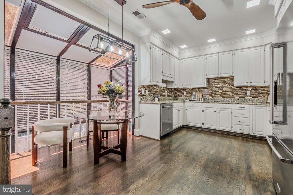 10449 BRECKINRIDGE LANE