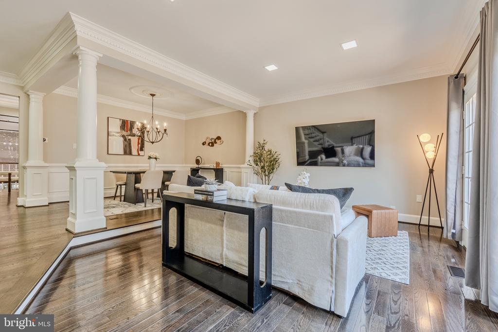 10449 BRECKINRIDGE LANE