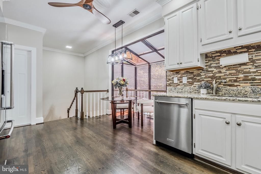 10449 BRECKINRIDGE LANE