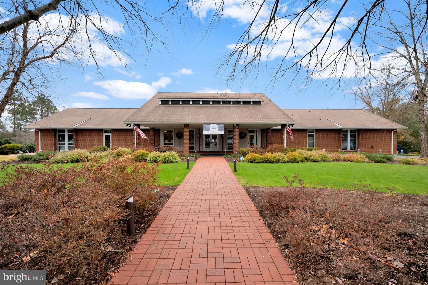 14 Forest DRIVE