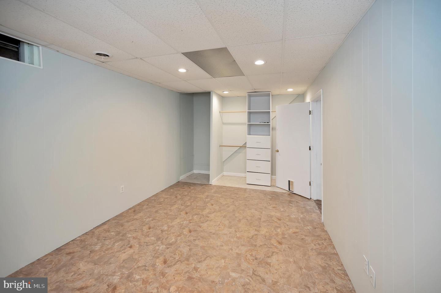 14 Forest DRIVE