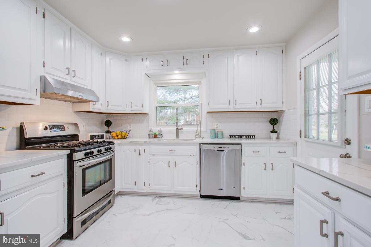 5007 DOGWOOD DRIVE