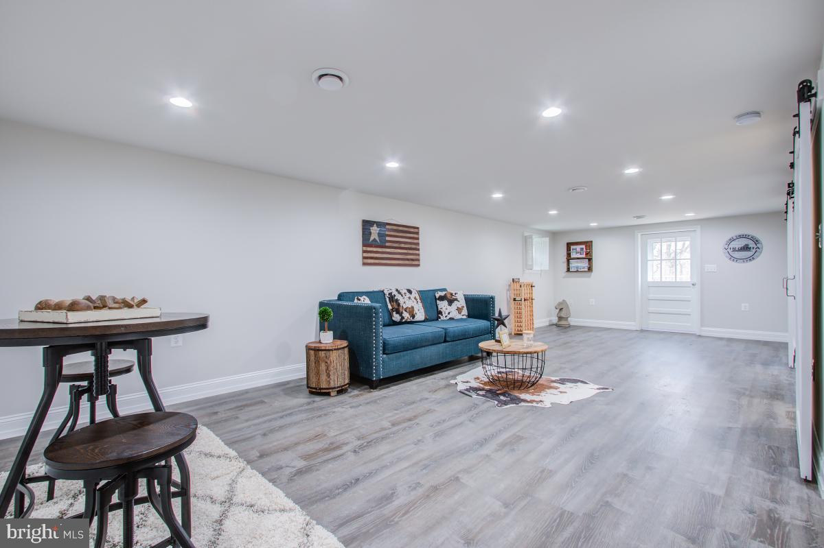 5007 DOGWOOD DRIVE