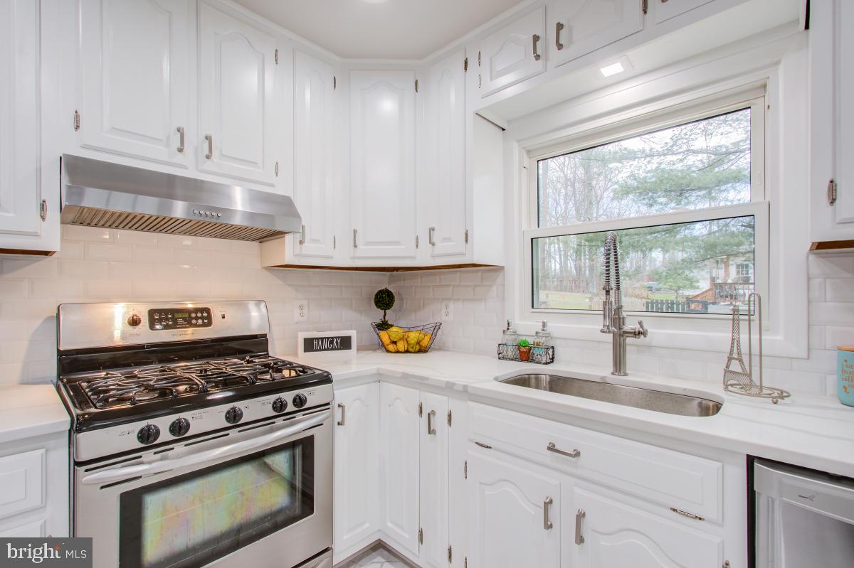 5007 DOGWOOD DRIVE