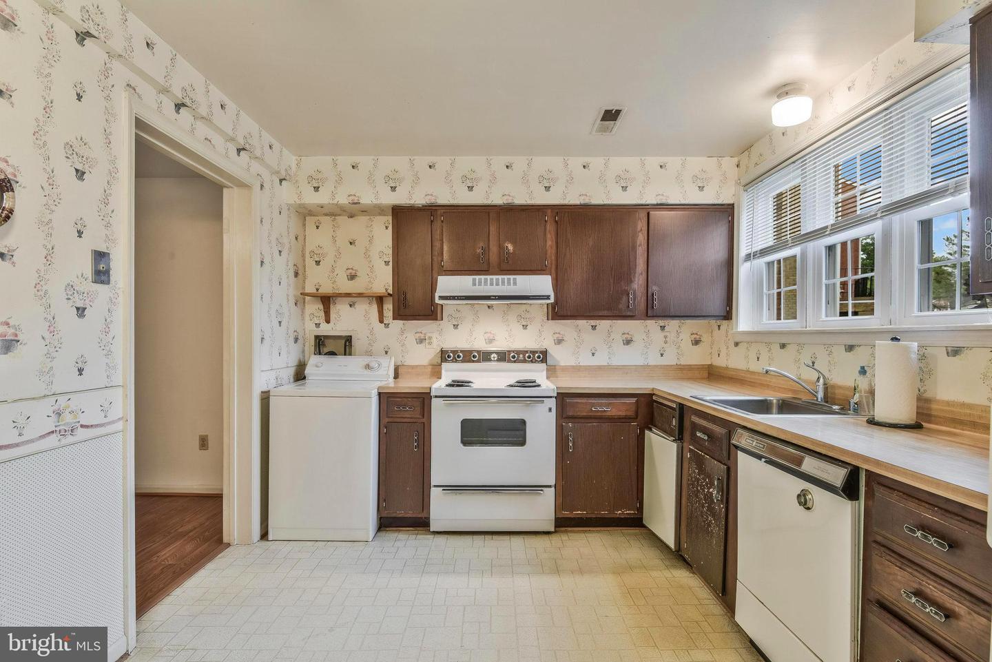 146 Fairfield DRIVE