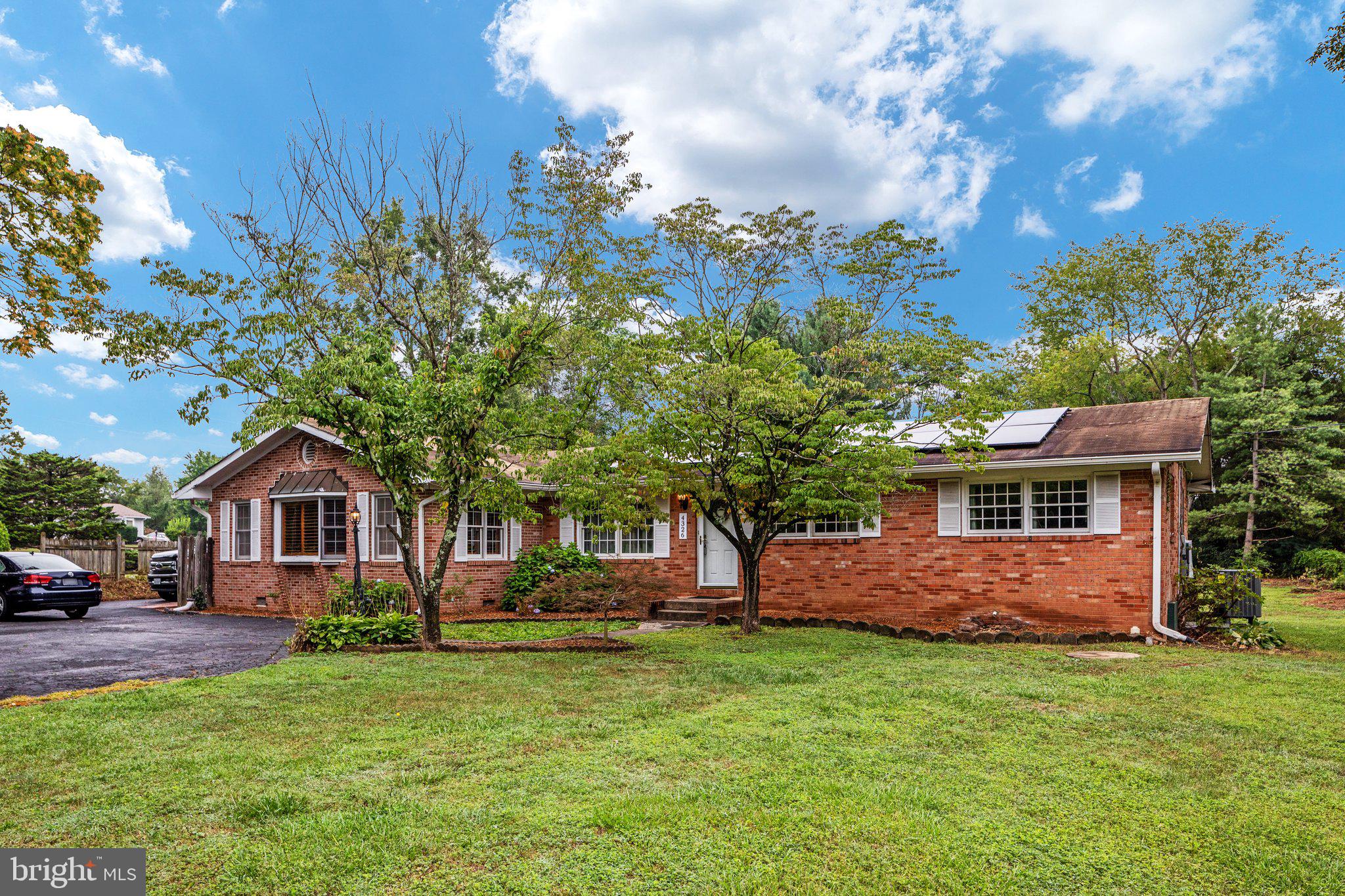 4326 Dumfries ROAD