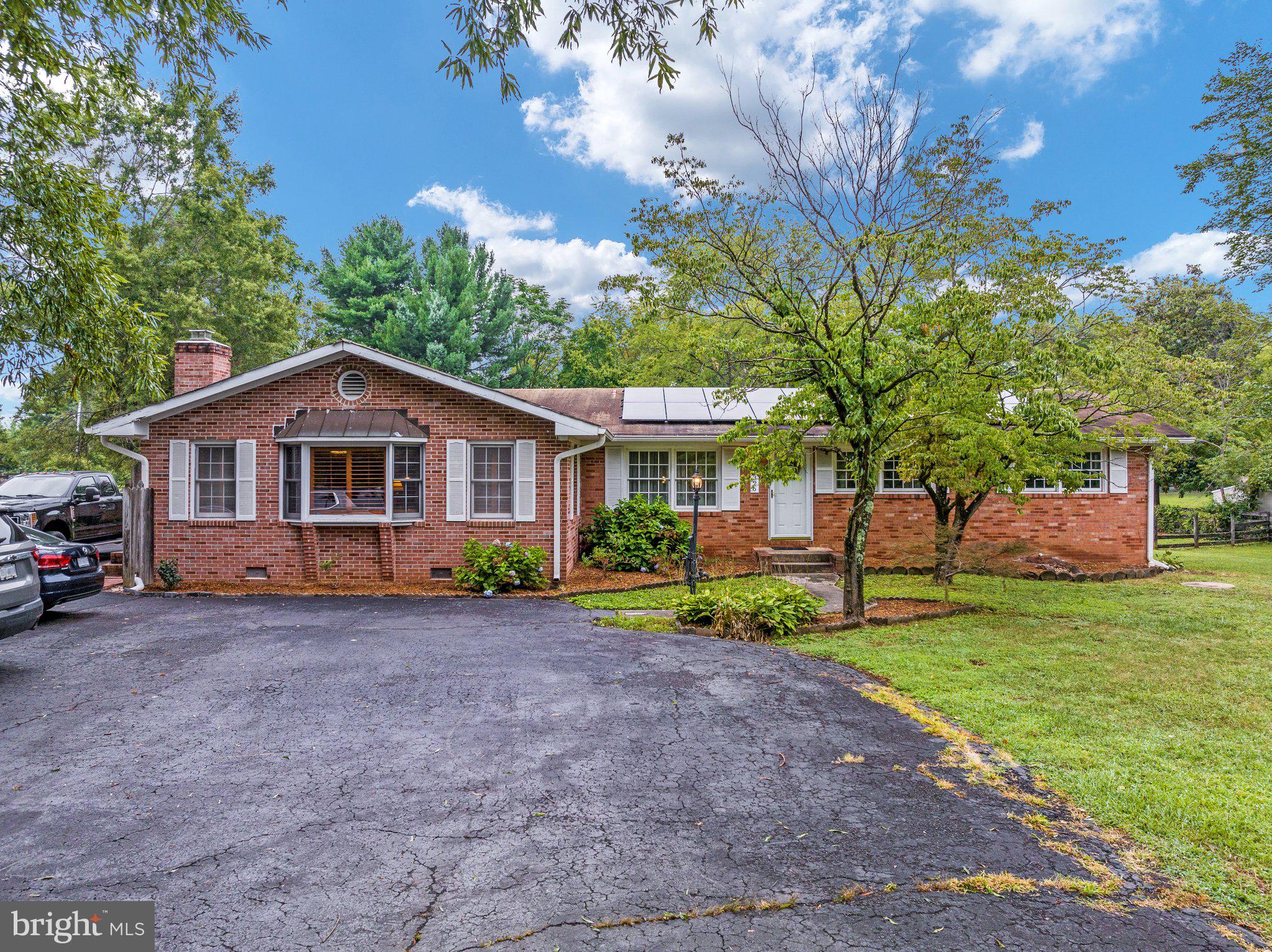4326 Dumfries ROAD
