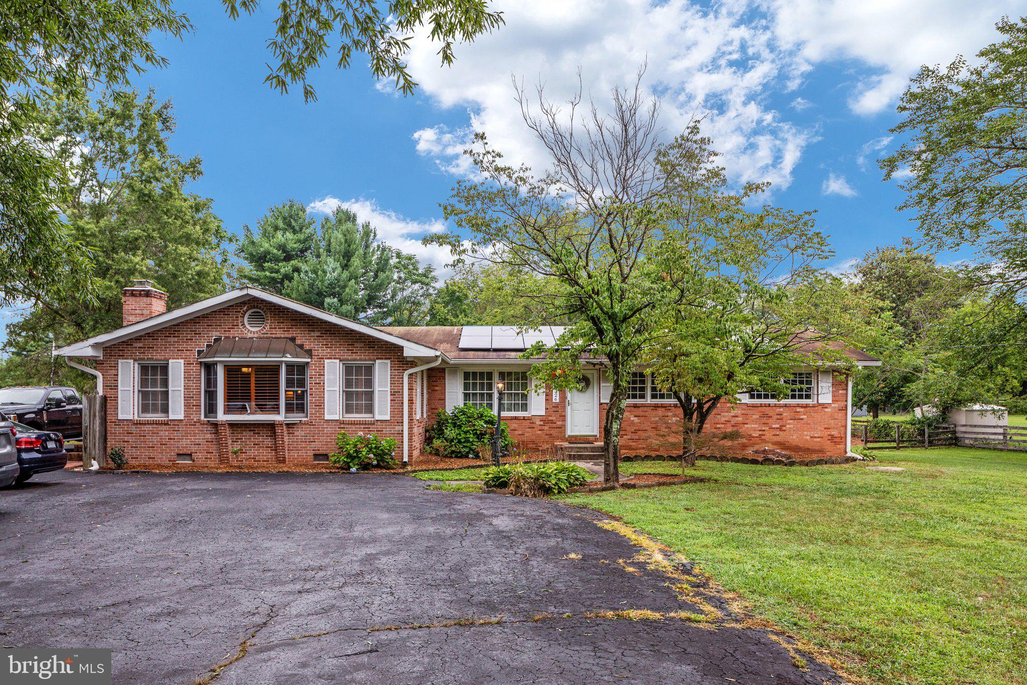 4326 Dumfries ROAD