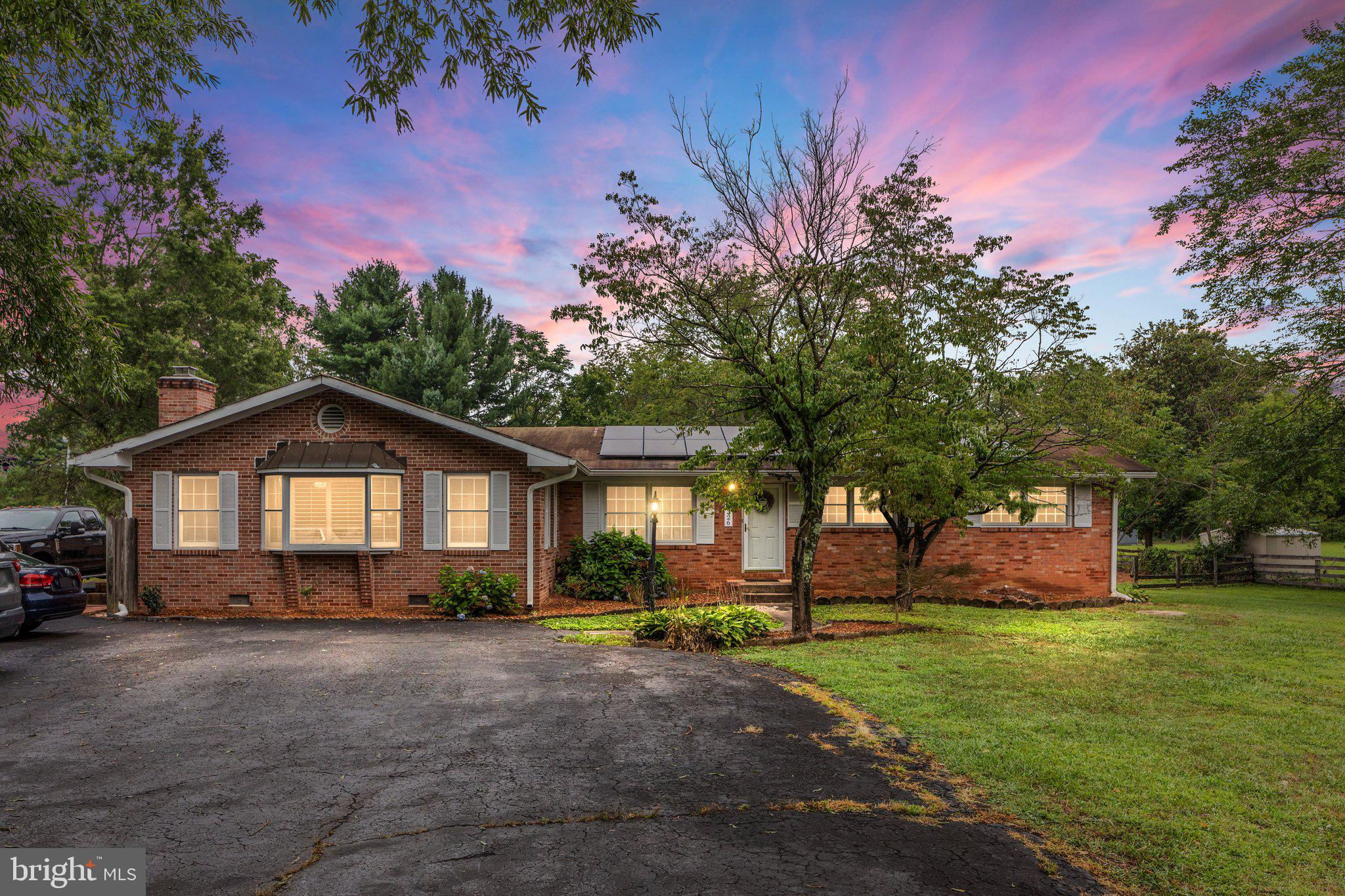 4326 Dumfries ROAD