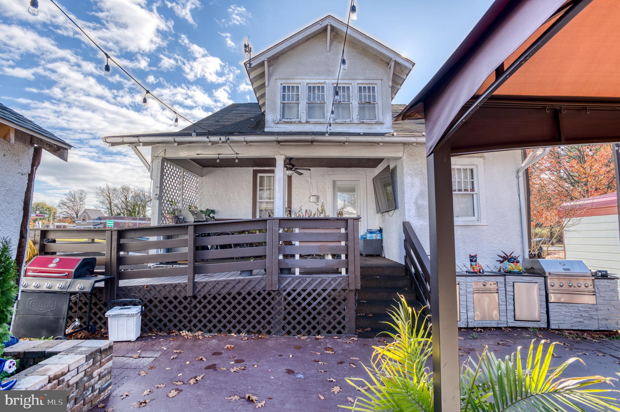 551 FROST AVENUE