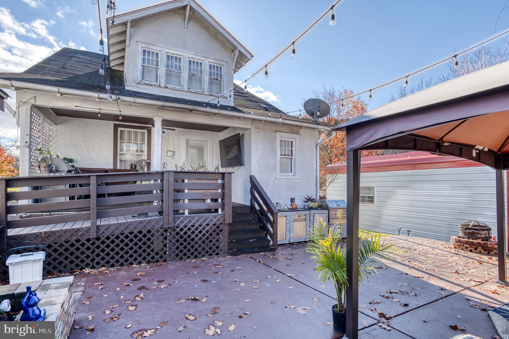 551 FROST AVENUE