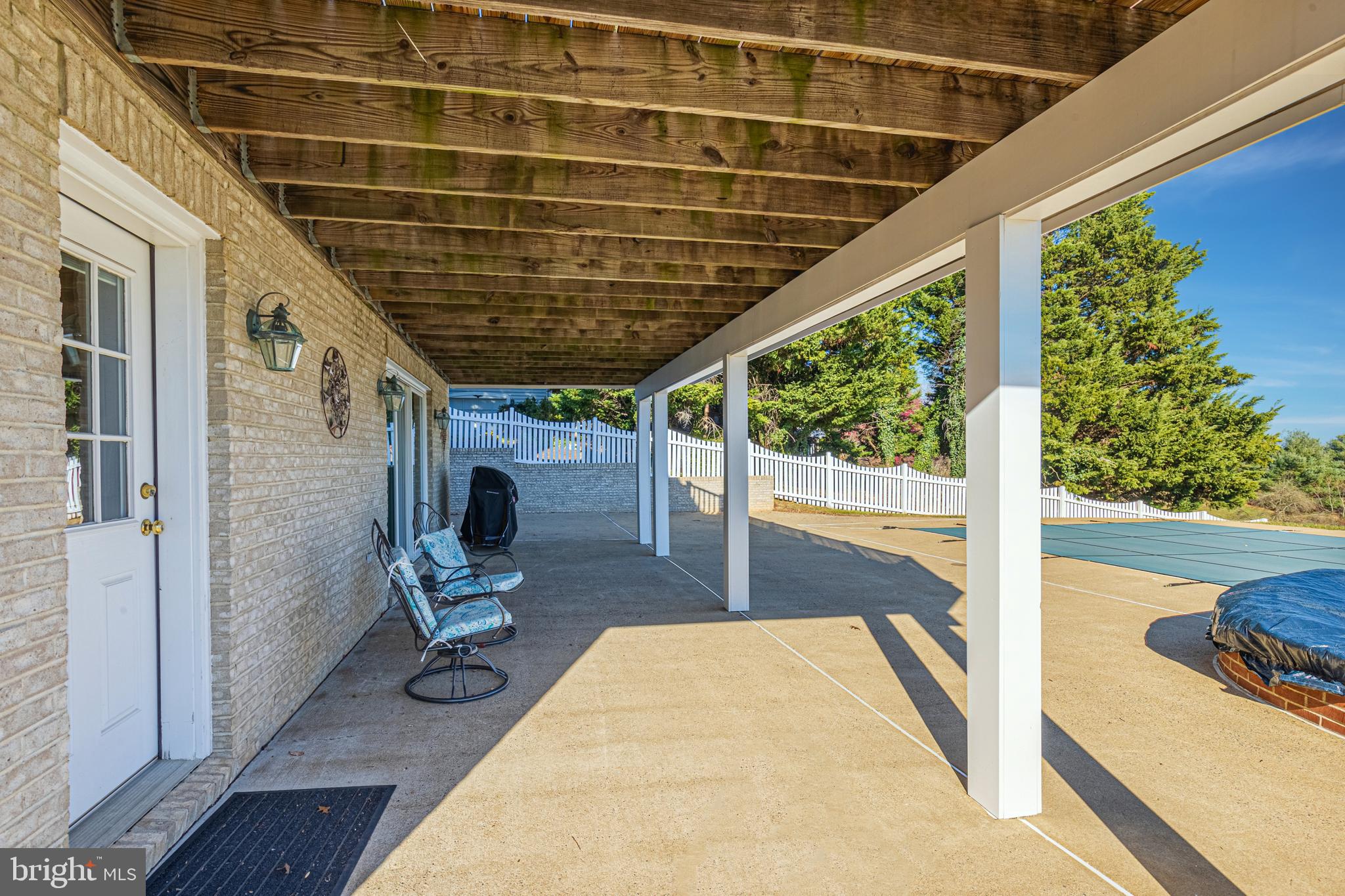 7523 Foxview DRIVE