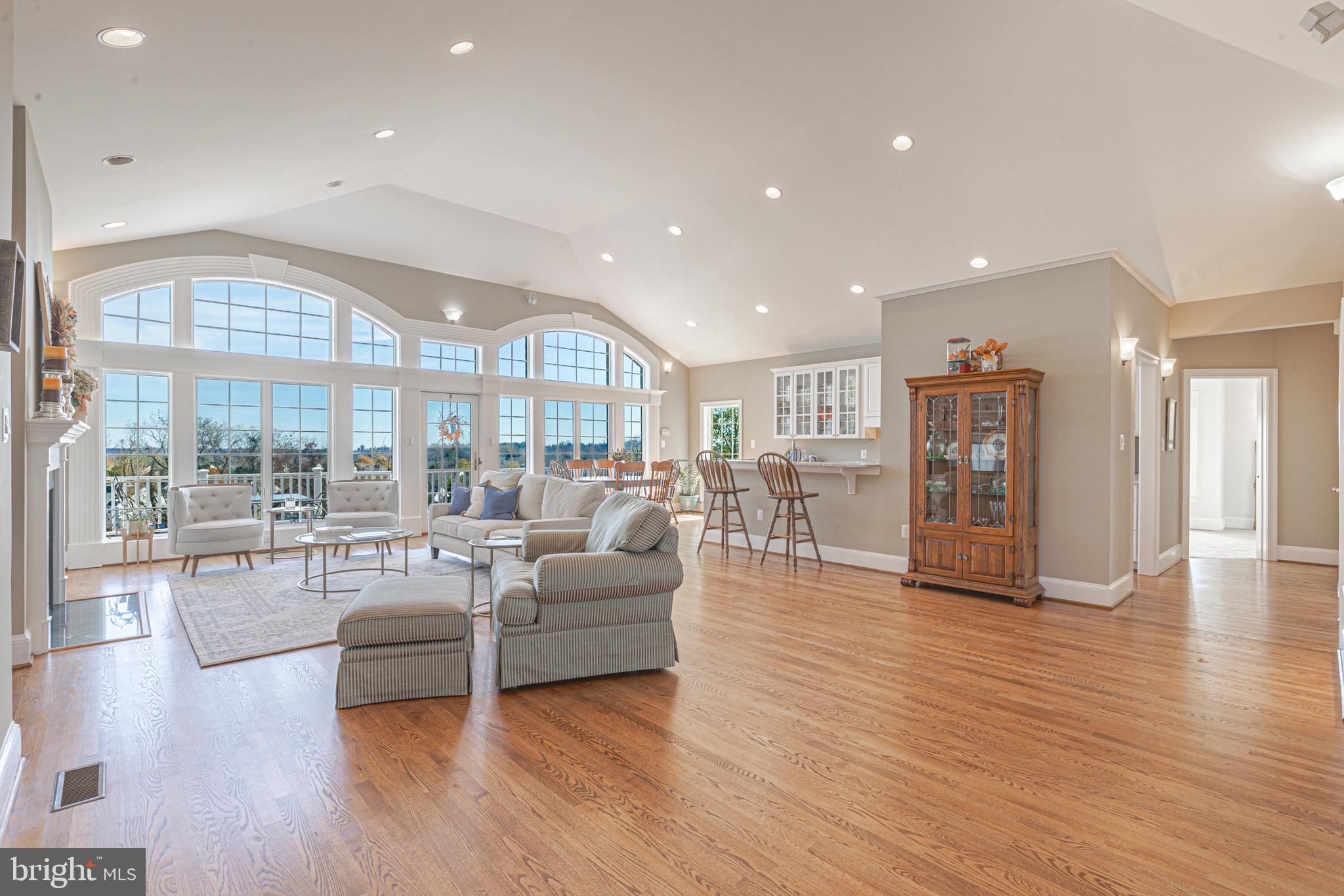 7523 Foxview DRIVE