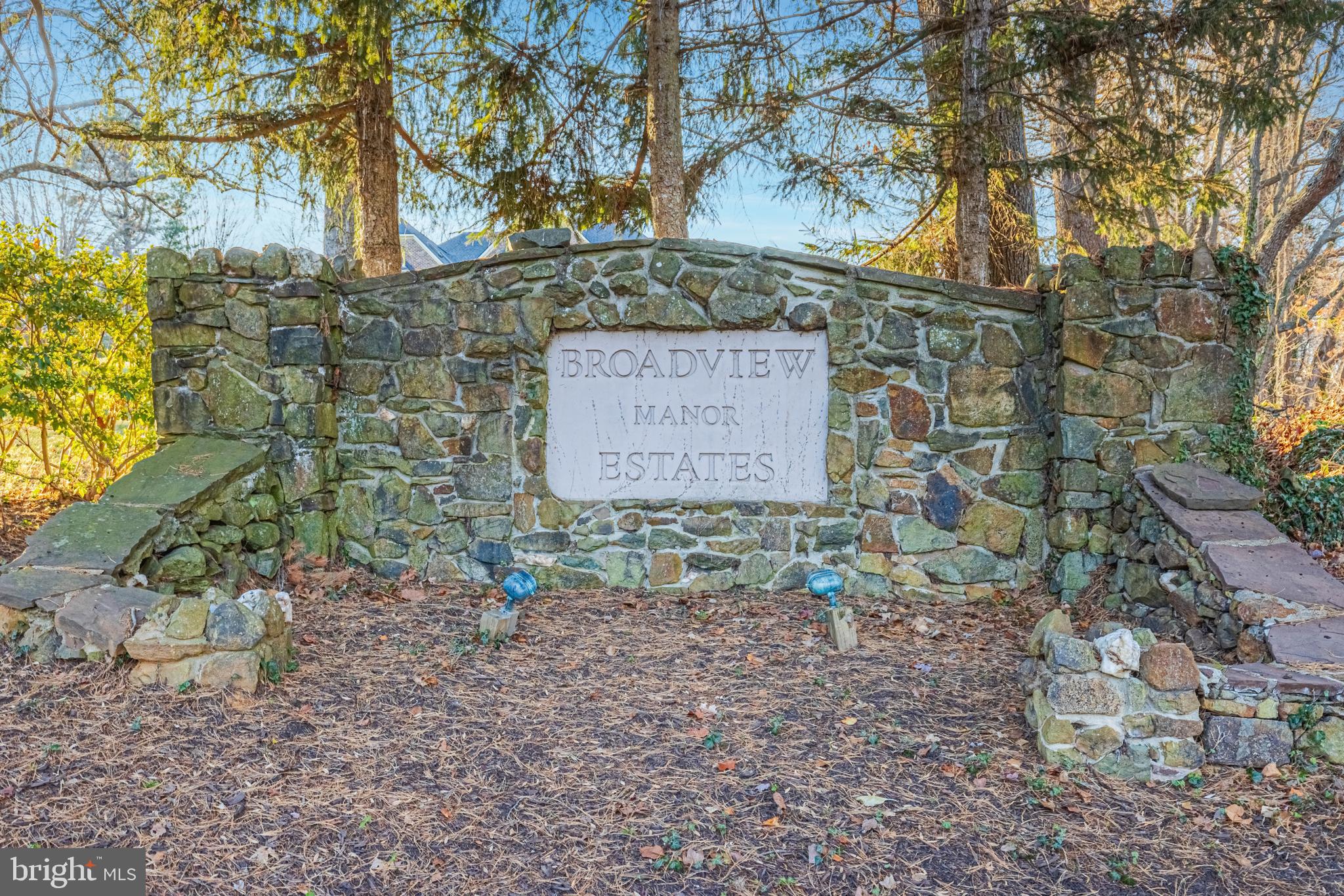 7523 Foxview DRIVE