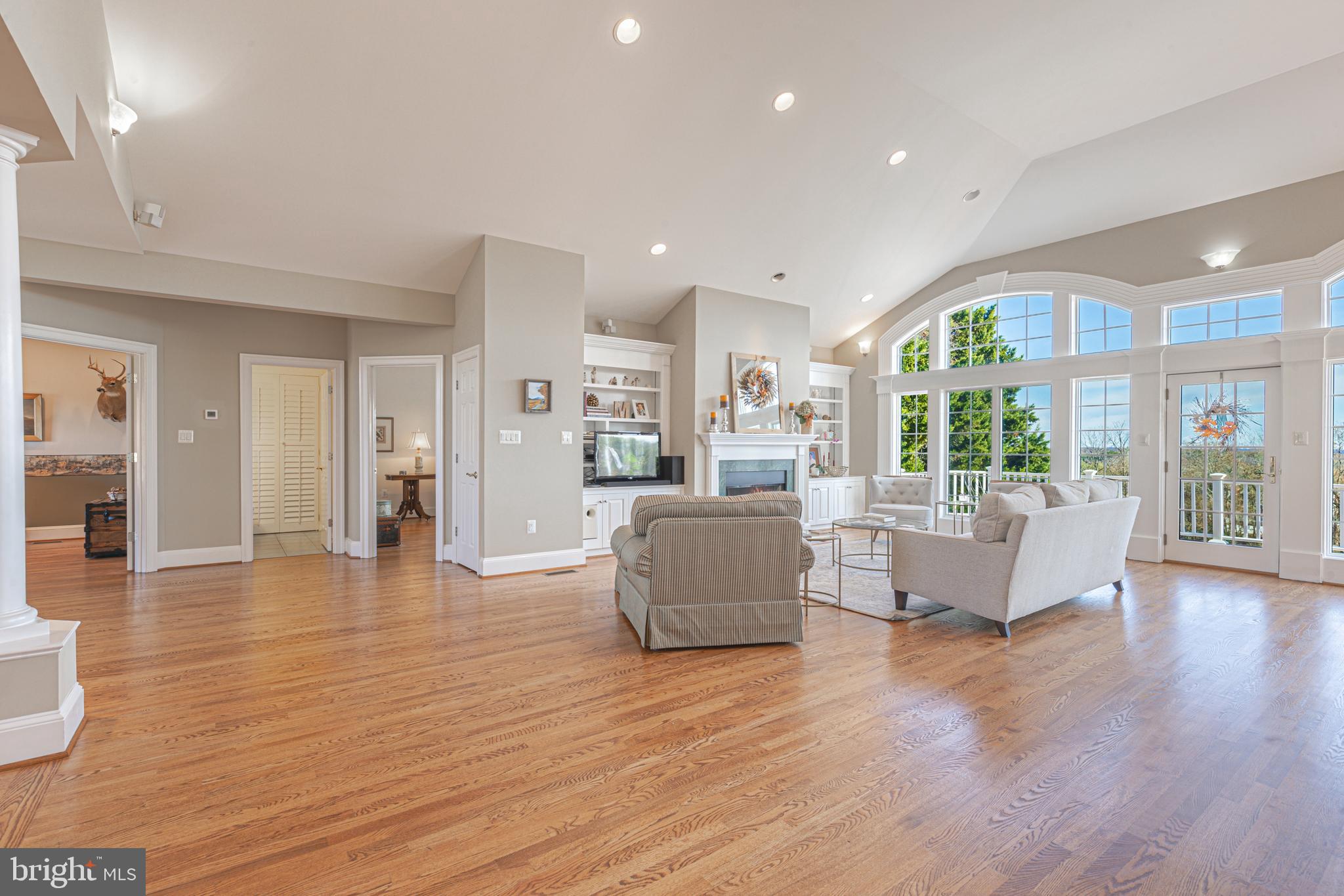 7523 Foxview DRIVE